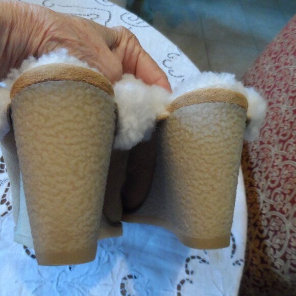 Isabel Marant Beige Suede Calfskin Wedge Mules w/Lamb Shearling Lining Size 39 - Picture 11 of 15